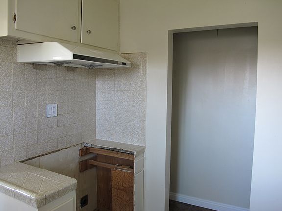 4th image of 1150 Arcadia Ave APT D