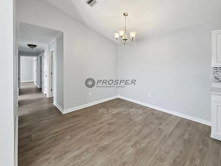 107 Pelham Square Way — Photo 8