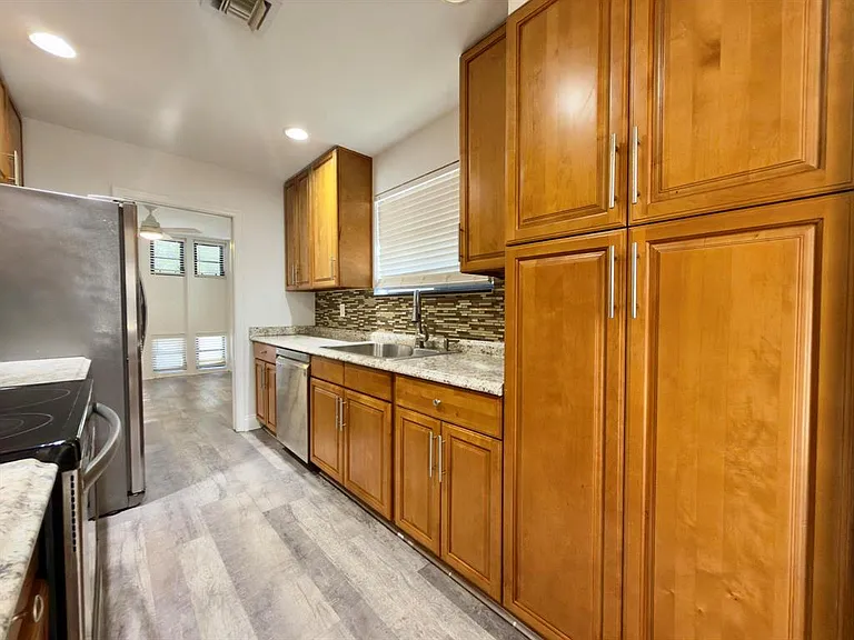 11698 NW 20th Dr — Photo 15