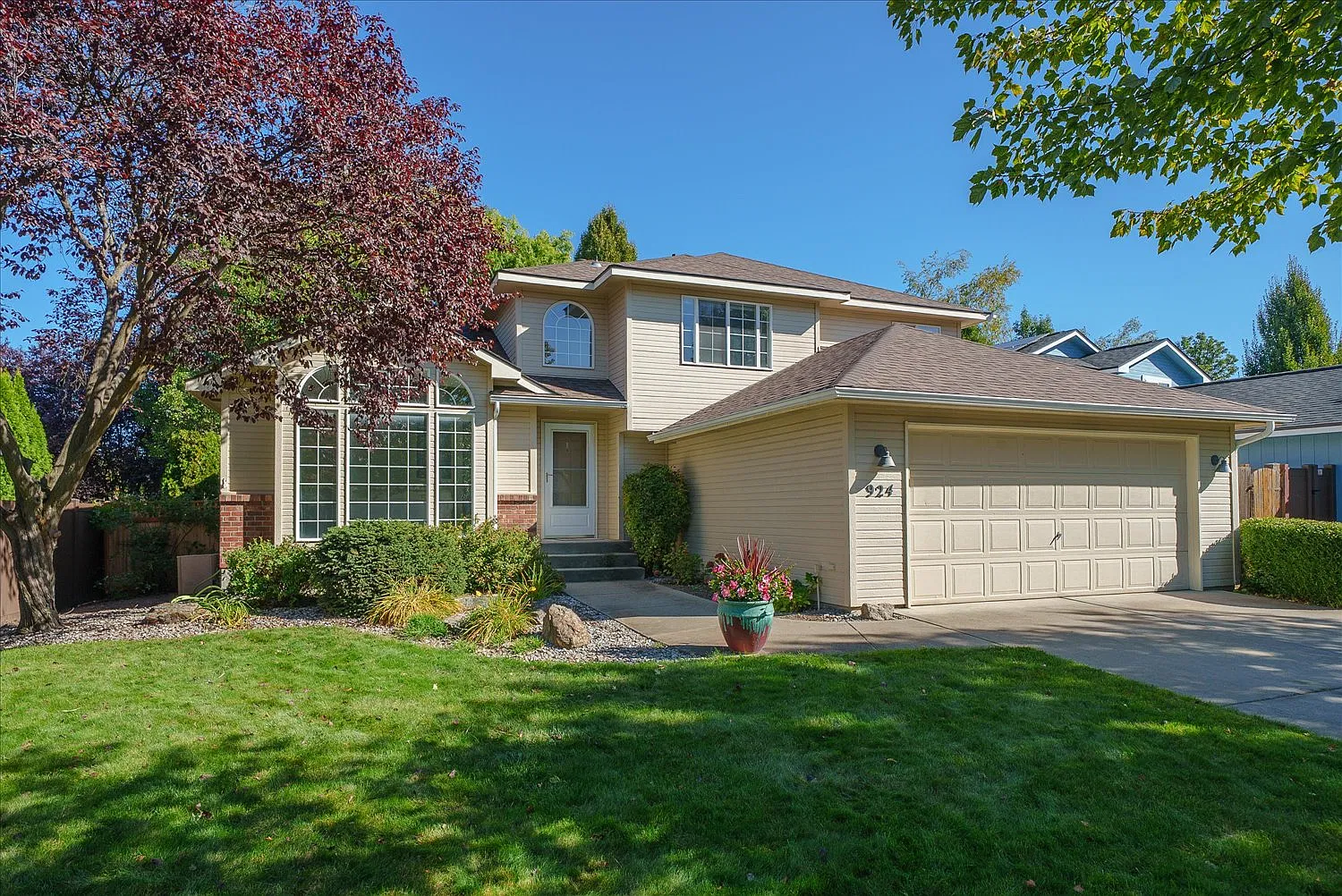 4 bed, 2452 sqft, $3,000 — Photo 1