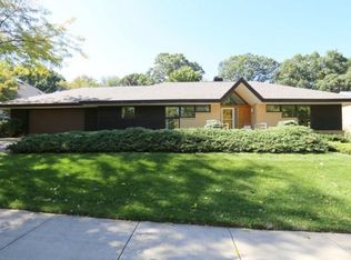914 Pebble Beach Dr, Madison, WI 53717