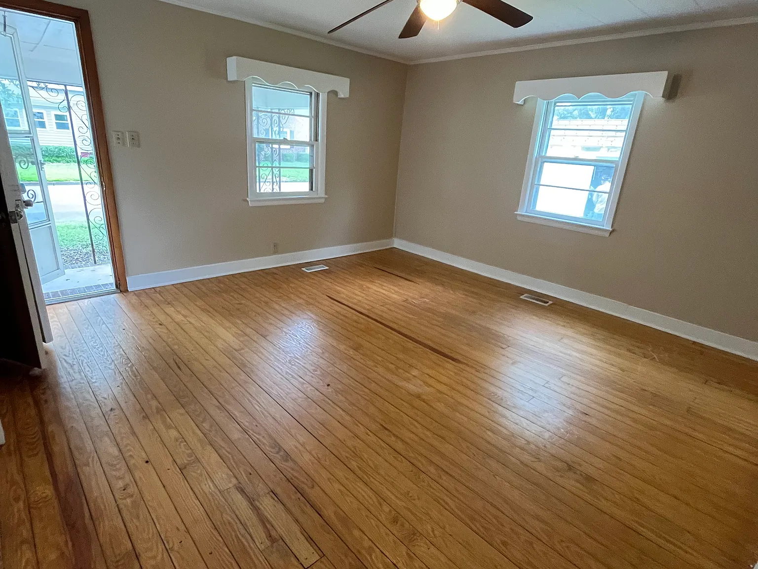 2 bed, 1244 sqft, $1,350 — Photo 2