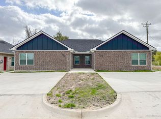 100-102 Vitava Dr, West, TX 76691