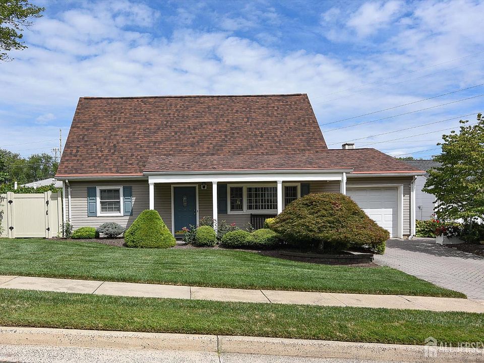 1st image of 5 Wick Dr