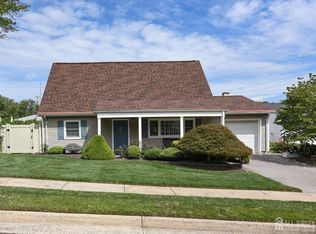 5 Wick Dr, Sayreville, NJ