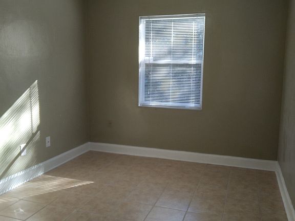 3rd image of 1553 Patrick Ave