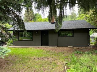 2832 NE Fremont Dr, Portland, OR 97220