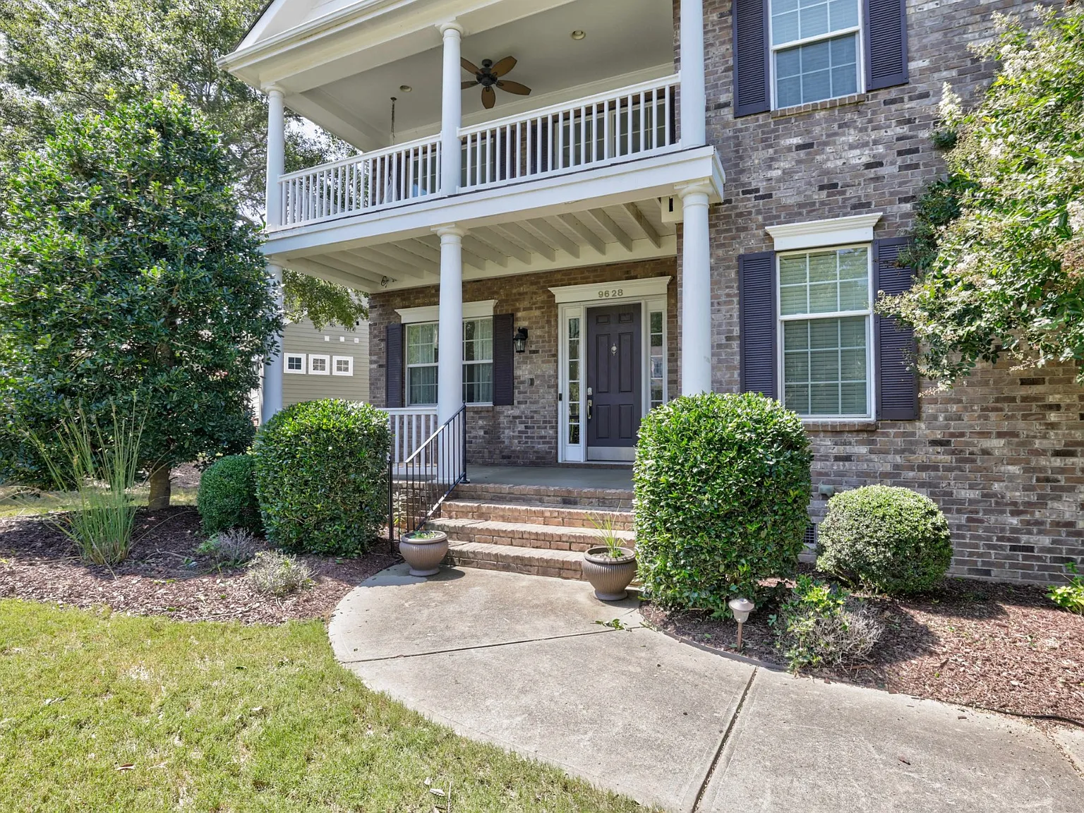 4 bed, 3.5 bath, 3855 sqft, $3,250 — Photo 2