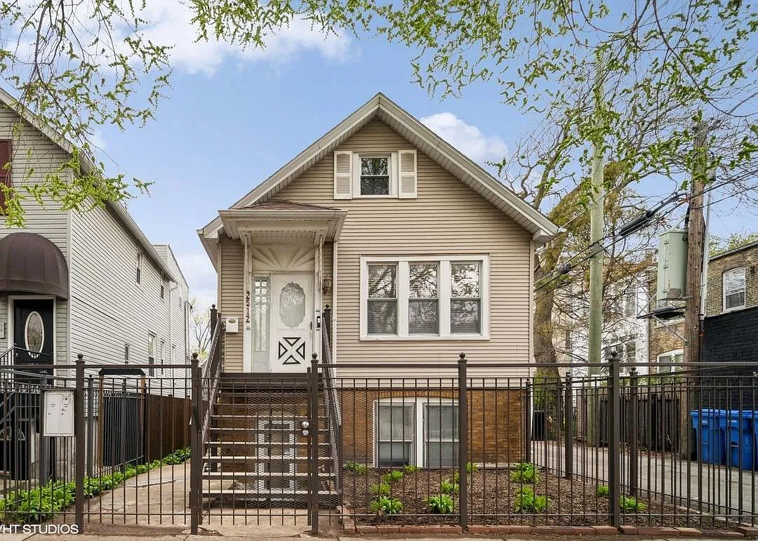 2 bed, 700 sqft, $2,350 — Photo 1