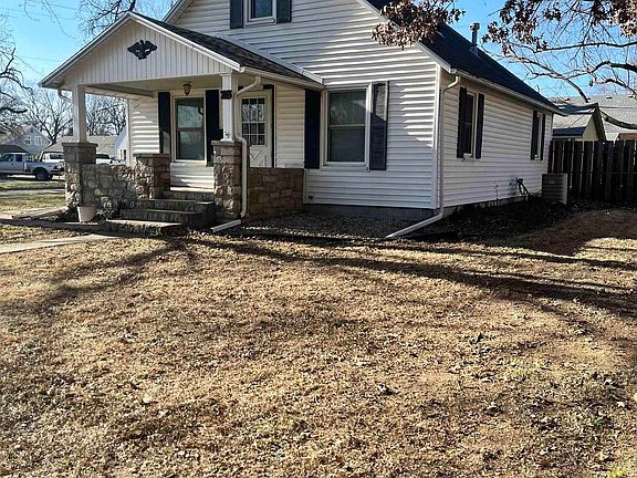 2nd image of 705 Elm St