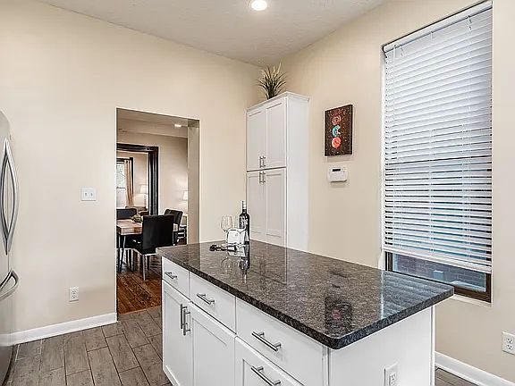 1st image of 1001 Summit St #1000
