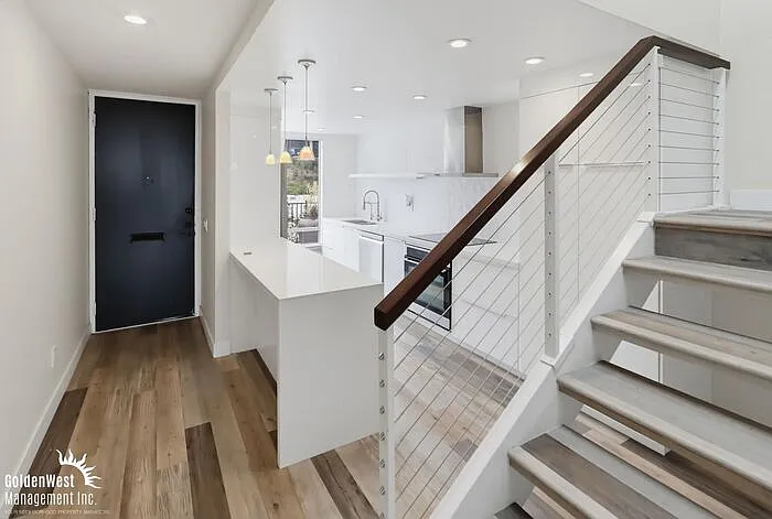 1669 Guy St — Photo 3