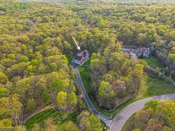 143 S Glen Rd, Kinnelon Boro, NJ 07405