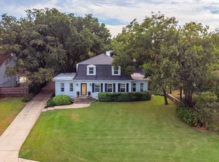 404 Rochelle Blvd, Irving, TX 75062