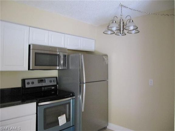 4th image of 7400 College Pkwy APT 9A