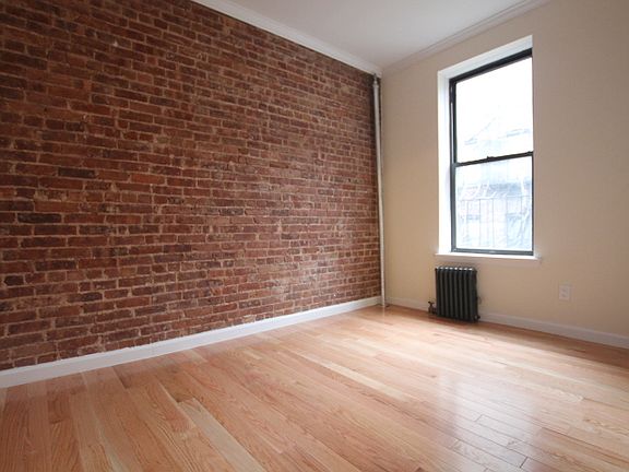 4th image of 309 E 83rd St APT 4R