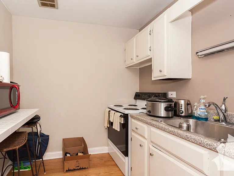 607 W Wrightwood Ave #305 — Photo 3