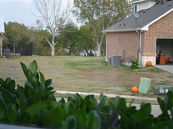 5th image of 361 Hardwicke Ln
