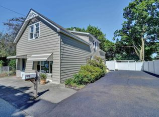 20 Melrose Ave, New Windsor, NY 12553