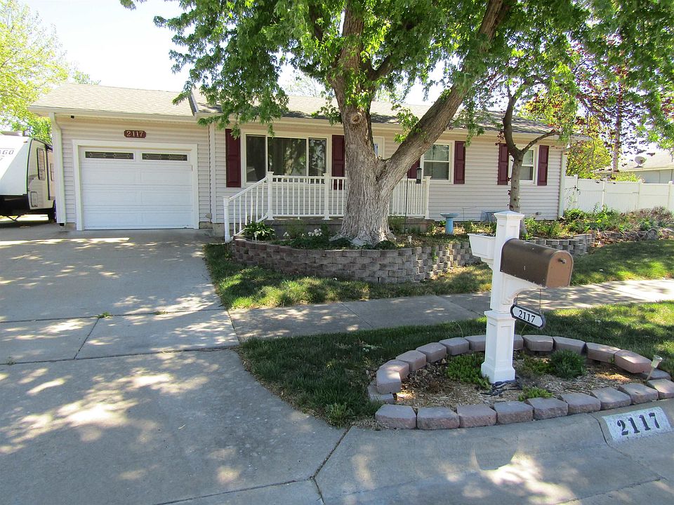 1st image of 2117 Linden Dr