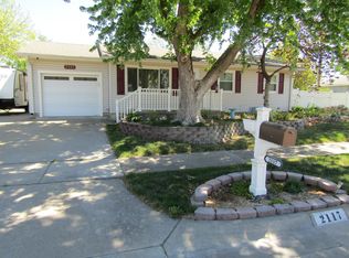2117 Linden Dr, Salina, KS 67401
