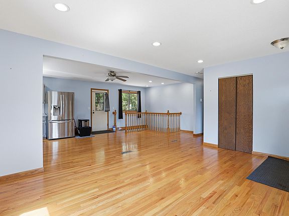 2nd image of 9440 Park Ave S