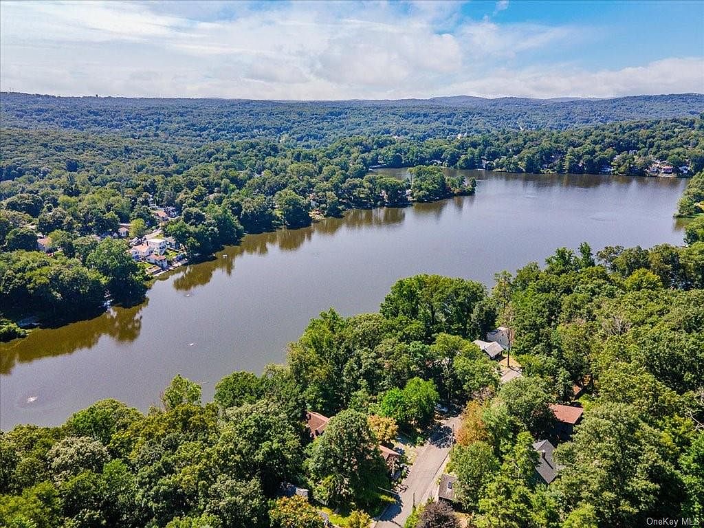 138 Tanglewylde Road, Lake Peekskill, NY 10537 MLS H6262622 Zillow