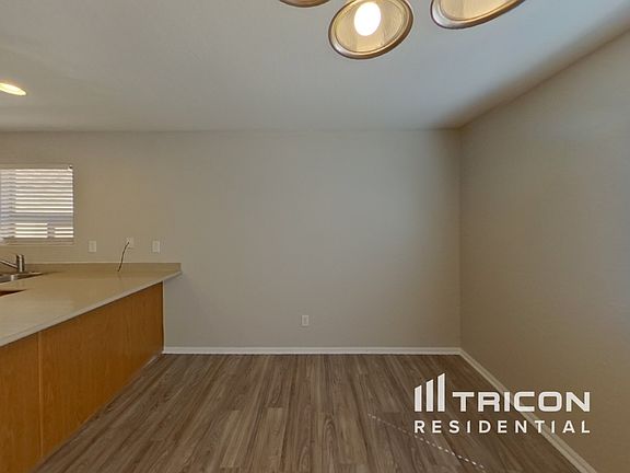 4th image of 40155 W Thornberry Ln