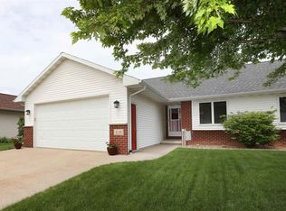 414 Elm Dr, Little Chute, WI 54140