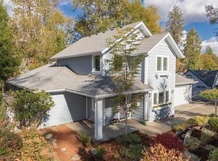 1210 NW B St, Grants Pass, OR 97526