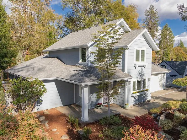 1210 NW B St, Grants Pass, OR 97526