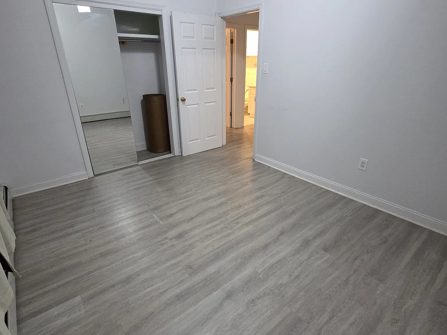 3 bed, 1200 sqft, $3,499 — Photo 4