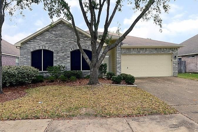 1st image of 18414 Cobblestone Dr