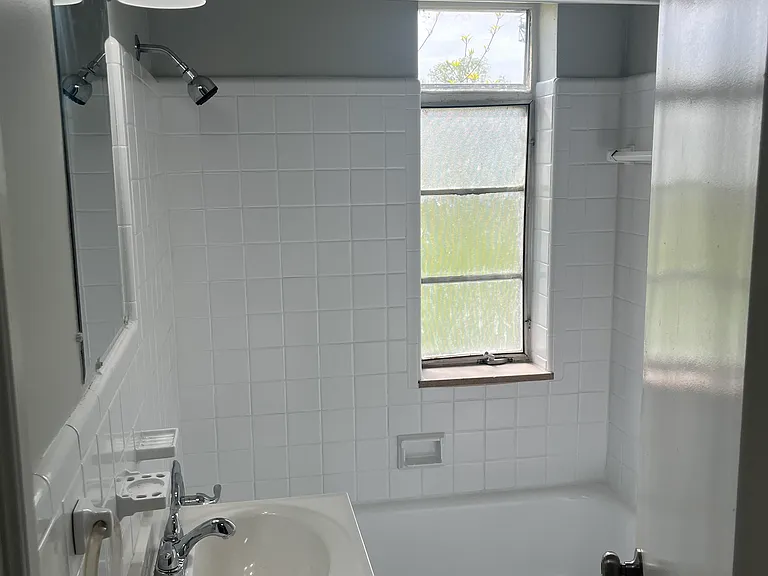 44000 Michigan Ave #8 — Photo 4