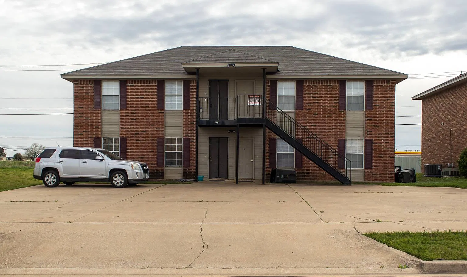 2 bed, 1.0 bath, 795 sqft, $650 — Photo 1