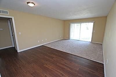 3rd image of 11114 Normandy Cir APT 1