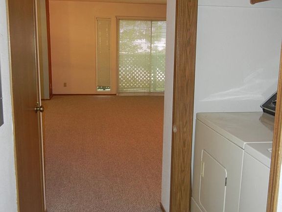 5th image of 1020 San Gabriel Cir