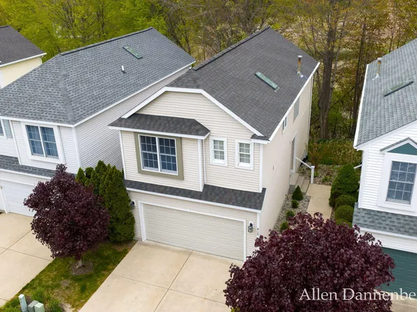 845 Bluff Creek Dr, Grand Haven, MI 49417