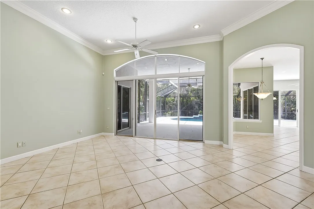 3 bed, 2.5 bath, 2601 sqft, $7,500 — Photo 2