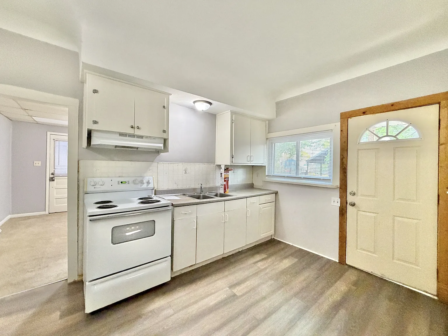 330 Lincoln St - 2 — Photo 3