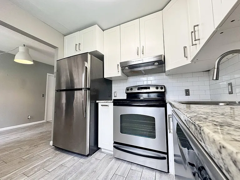 144 Mansfield Dr #D — Photo 2