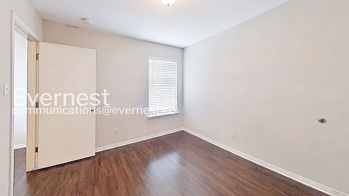 1011 Iola Dr — Photo 16