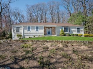 15 Lynnfield Dr, Morristown, NJ