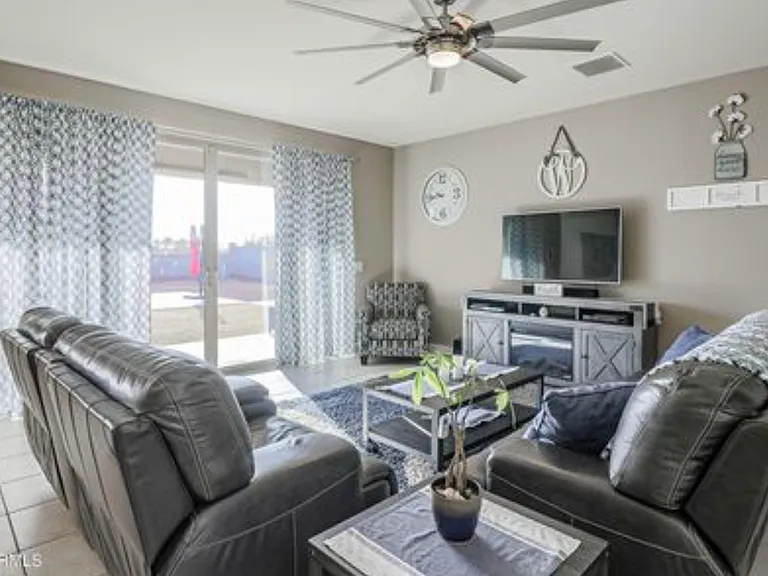 3607 N Brooklyn Dr — Photo 9