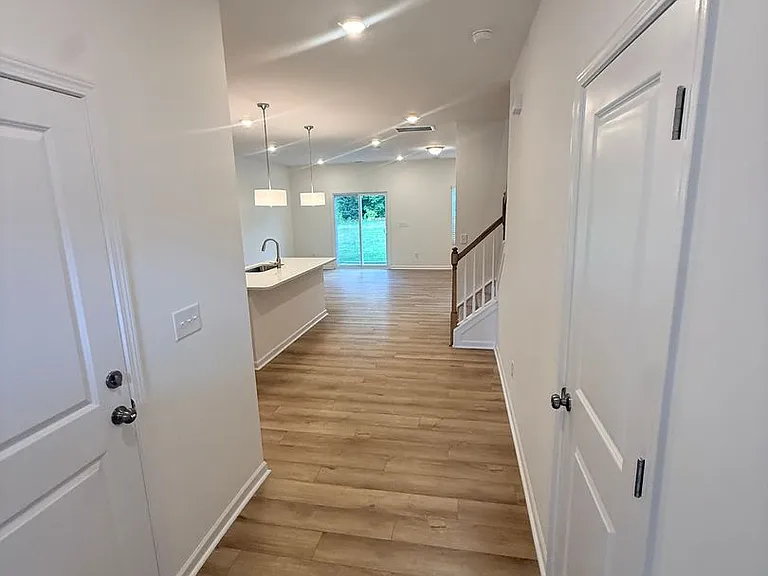 3139 Lilac Grove Dr — Photo 2