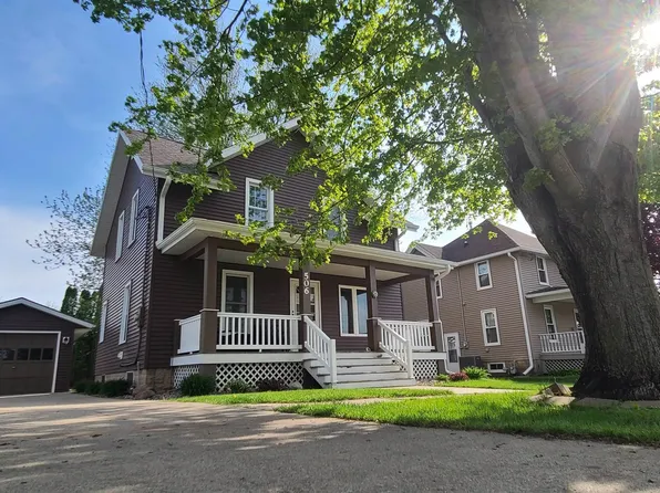 506 W Clay St, Calmar, IA 52132