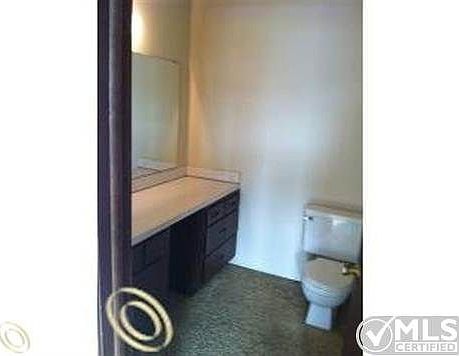 125 Cuttle D23 - half bath.jpg