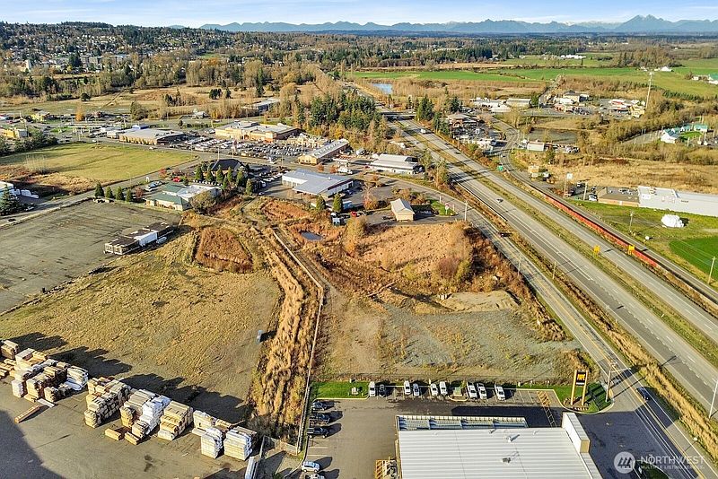 5th image of 5545 Labounty Dr