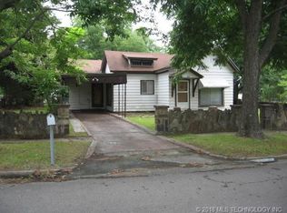 302 SE 3rd St, Stigler, OK 74462