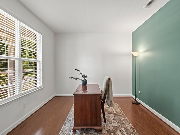 5th image of 126 Elmsford St